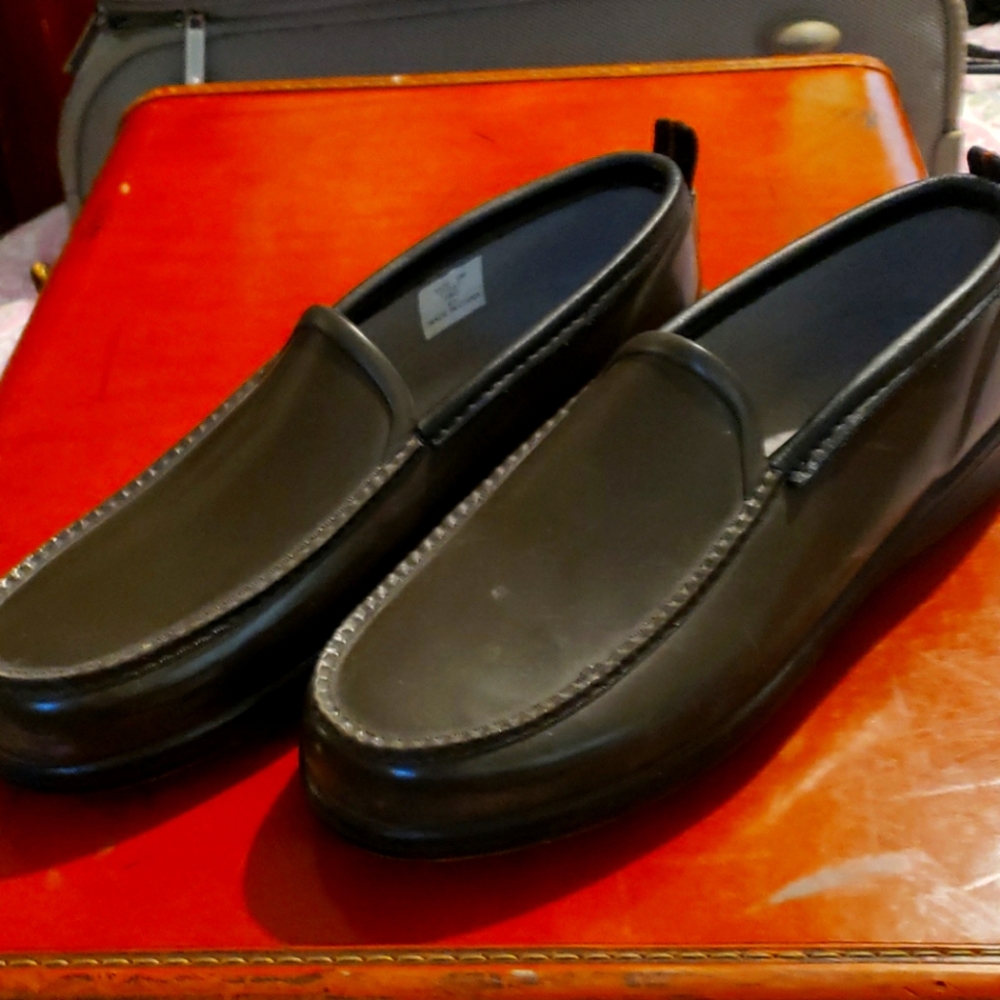 Rain shoes